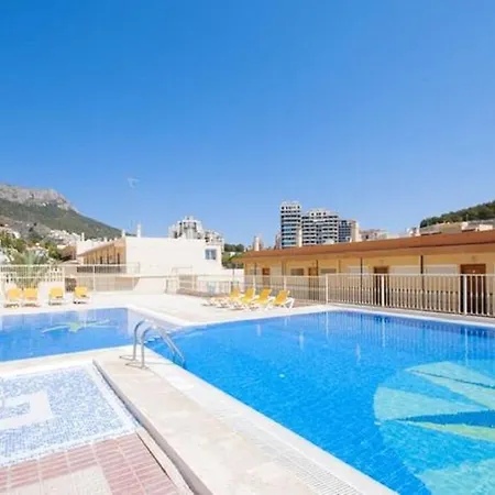 With 3 Bedrooms In With Shared Pool Furnished Terrace And Wifi Appartement *