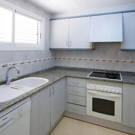 With 3 Bedrooms In With Shared Pool Furnished Terrace And Wifi *